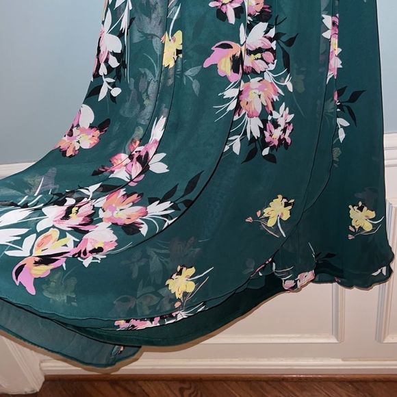 Torrid 2X Hunter green floral New faux wrap dress midi length - Picture 3 of 16